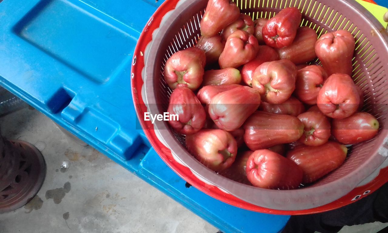 HIGH ANGLE VIEW OF VEGETABLES IN BASKET ON WICKER