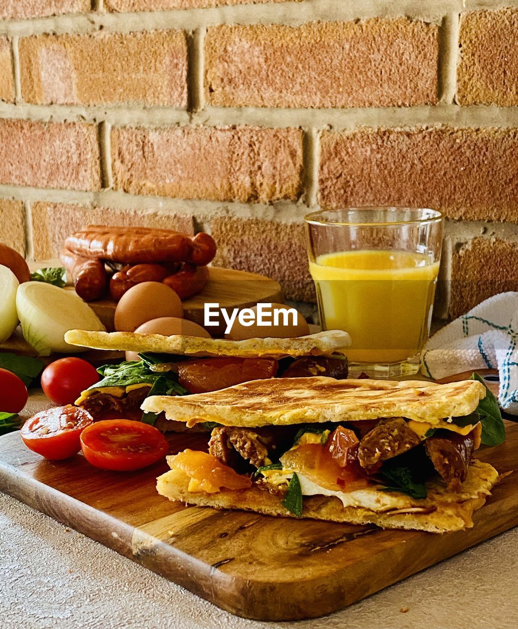 CLOSE-UP OF BREAKFAST SERVED IN PLATE