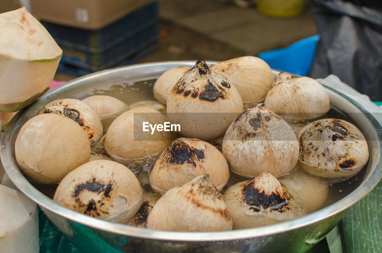 HIGH ANGLE VIEW OF EGGS IN BOWL