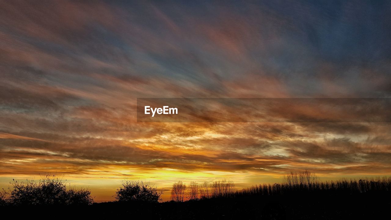 SCENIC VIEW OF DRAMATIC SKY