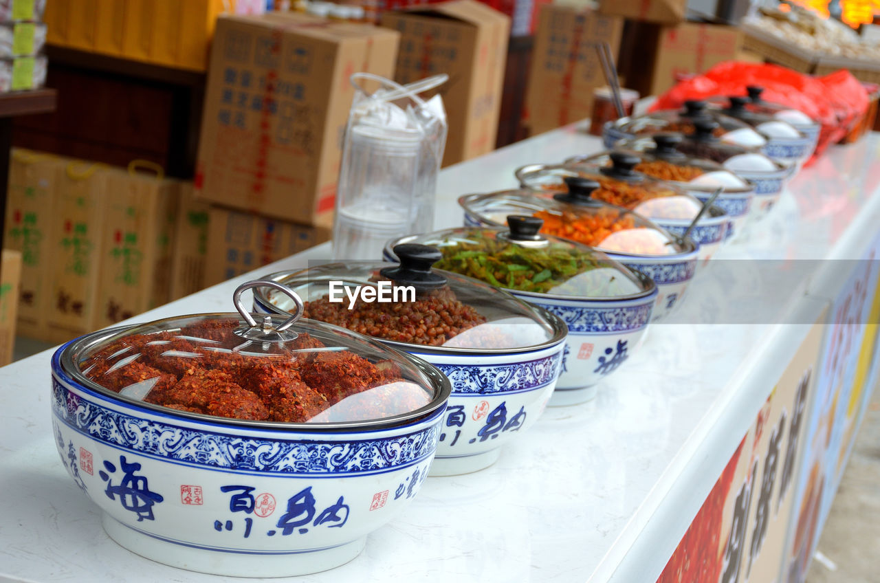 CLOSE-UP OF FOOD FOR SALE AT MARKET