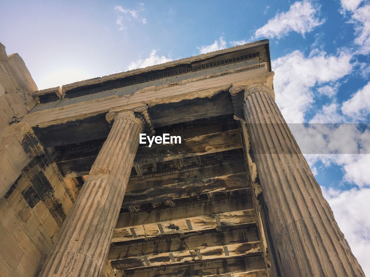 LOW ANGLE VIEW OF OLD RUINS AGAINST CLEAR SKY