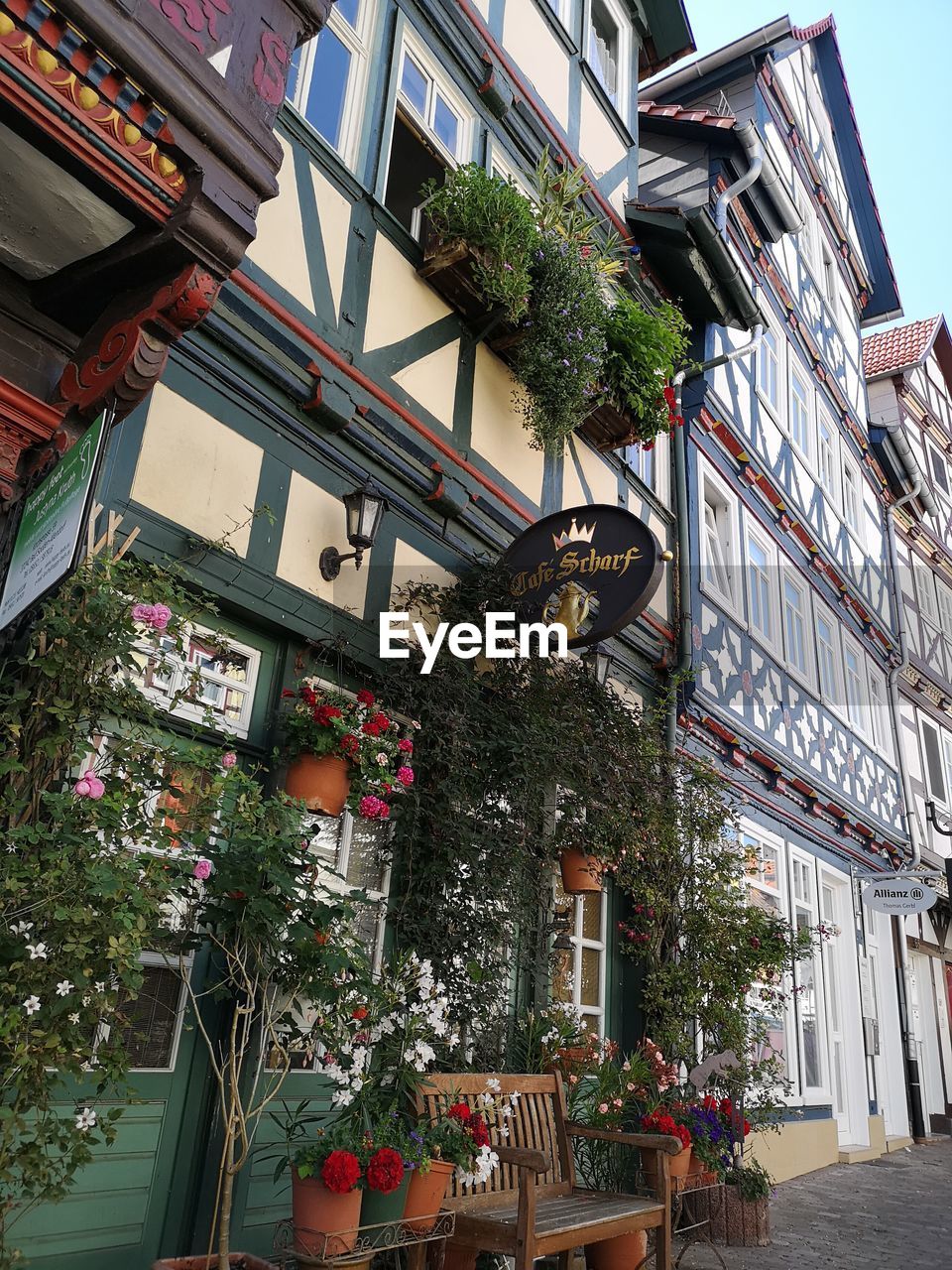 LOW ANGLE VIEW OF BUILDINGS IN BALCONY