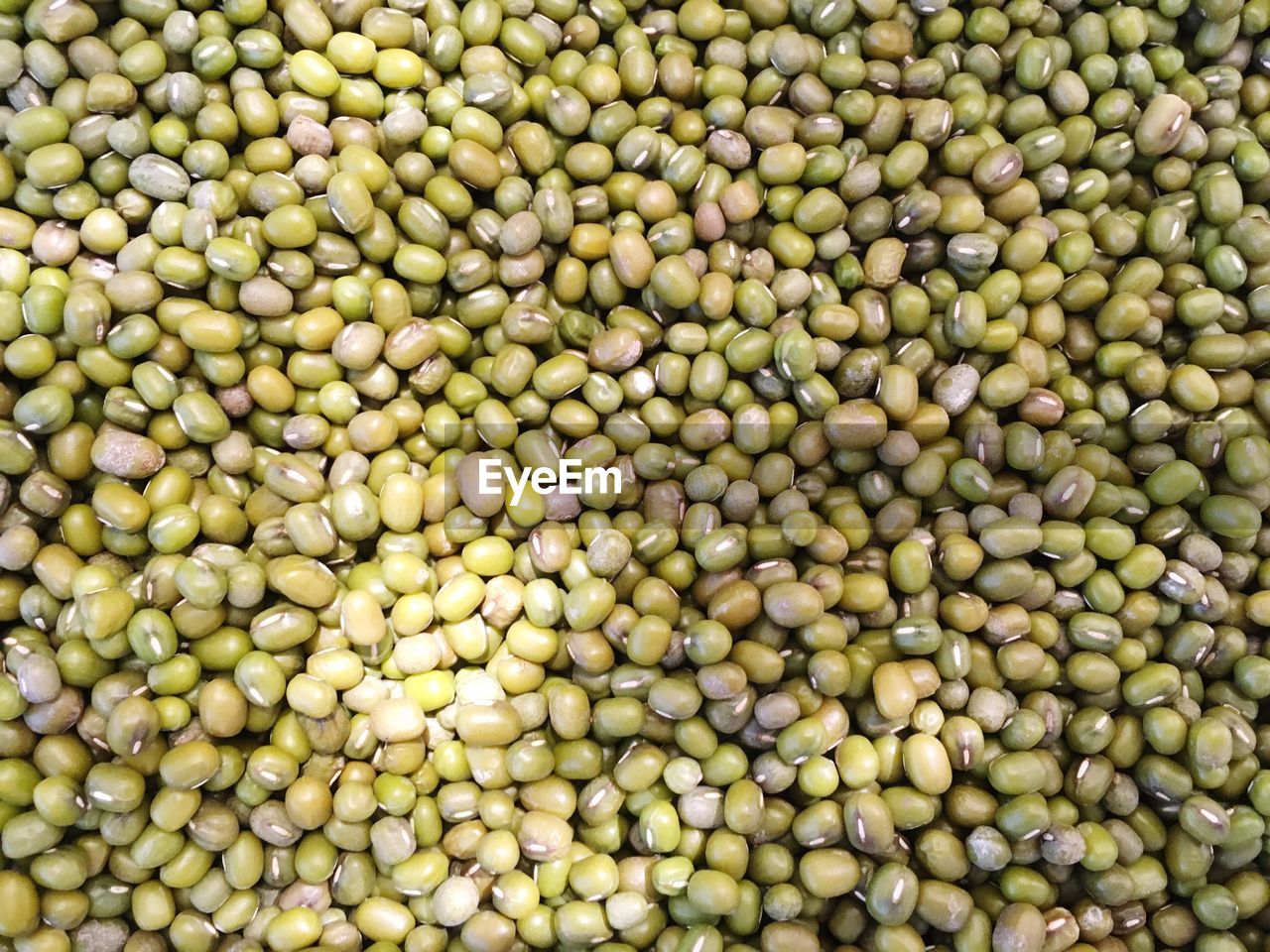 Full frame shot of mung beans