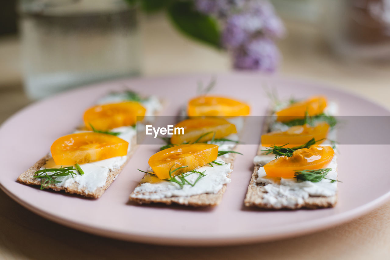 CLOSE-UP OF BREAKFAST SERVED ON PLATE