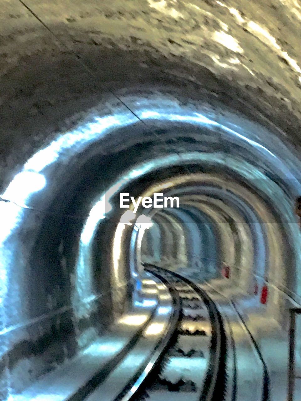 TUNNEL WITH TUNNEL