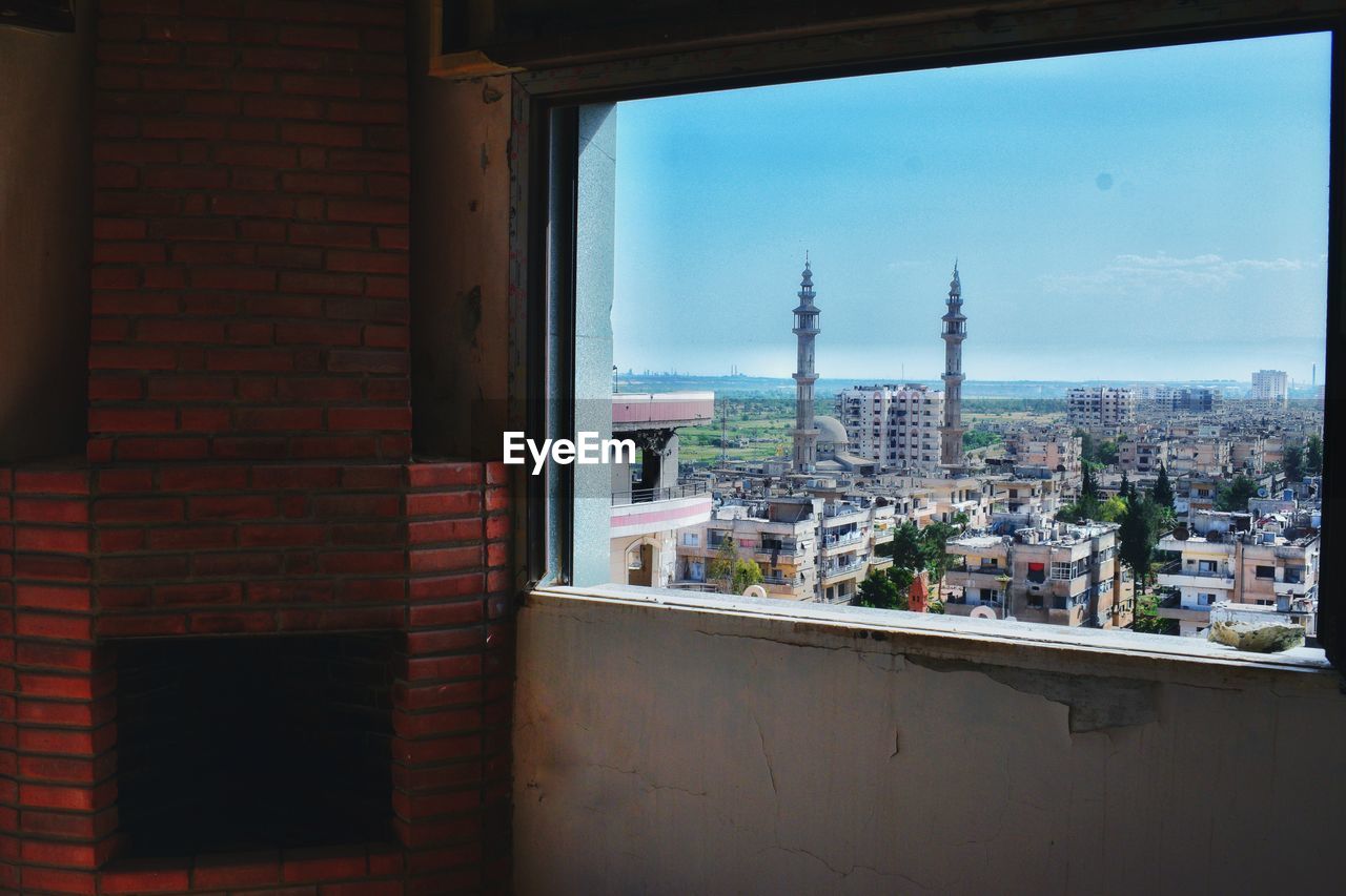 VIEW OF BUILDINGS AGAINST SKY