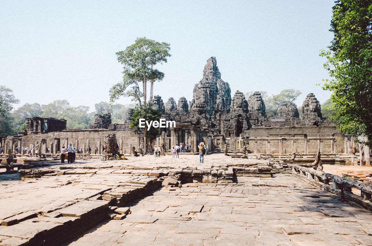 PANORAMIC VIEW OF TEMPLE ON BUILDING