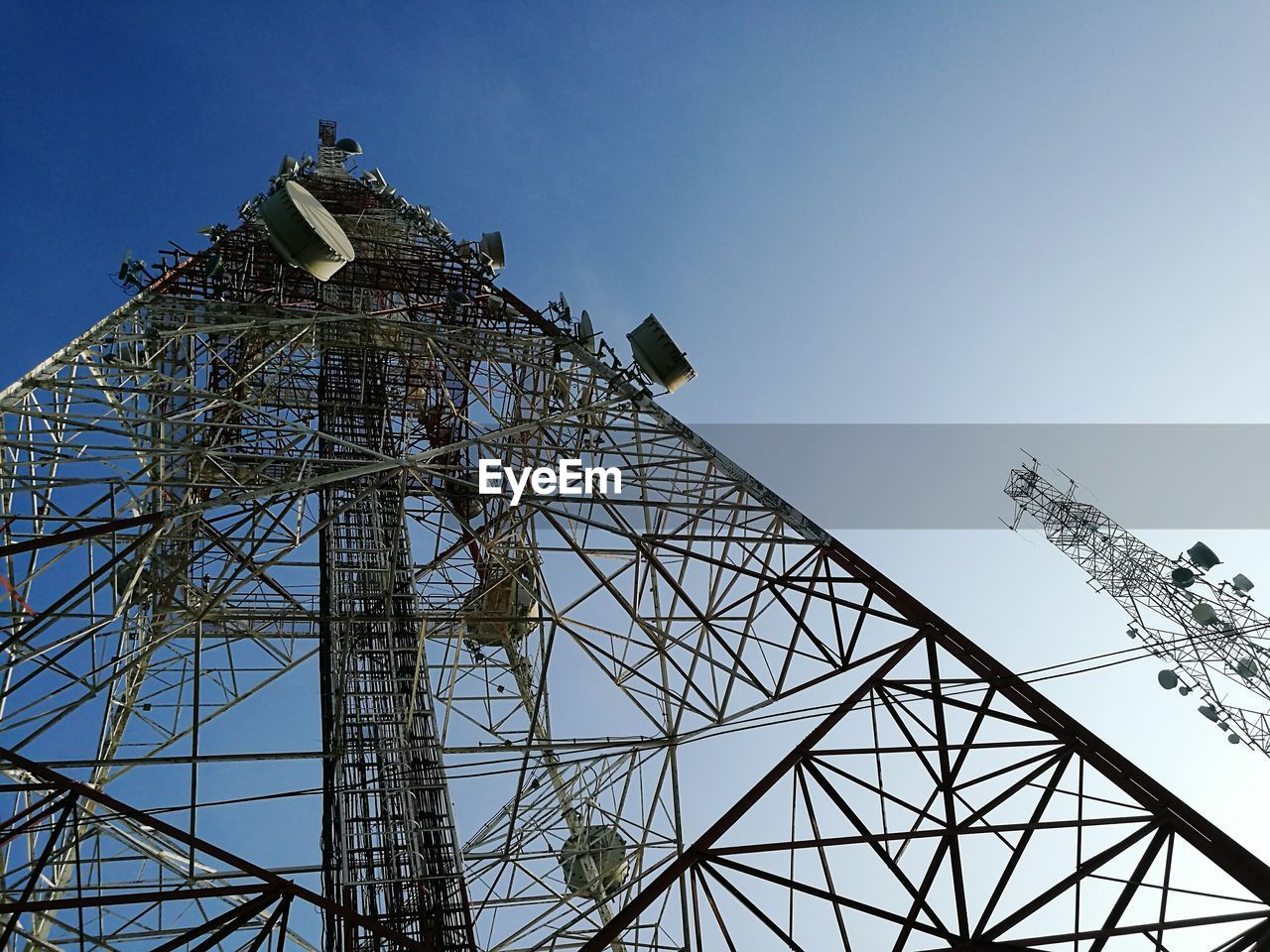 LOW ANGLE VIEW OF TOWER AGAINST CLEAR SKY