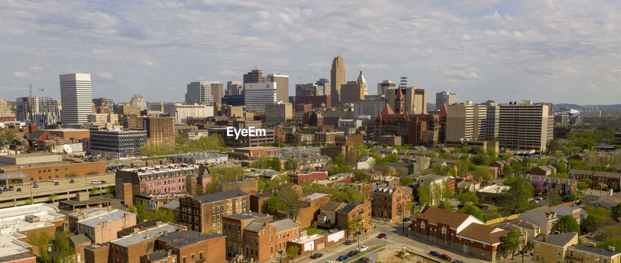 AERIAL VIEW OF MODERN BUILDINGS IN CITY