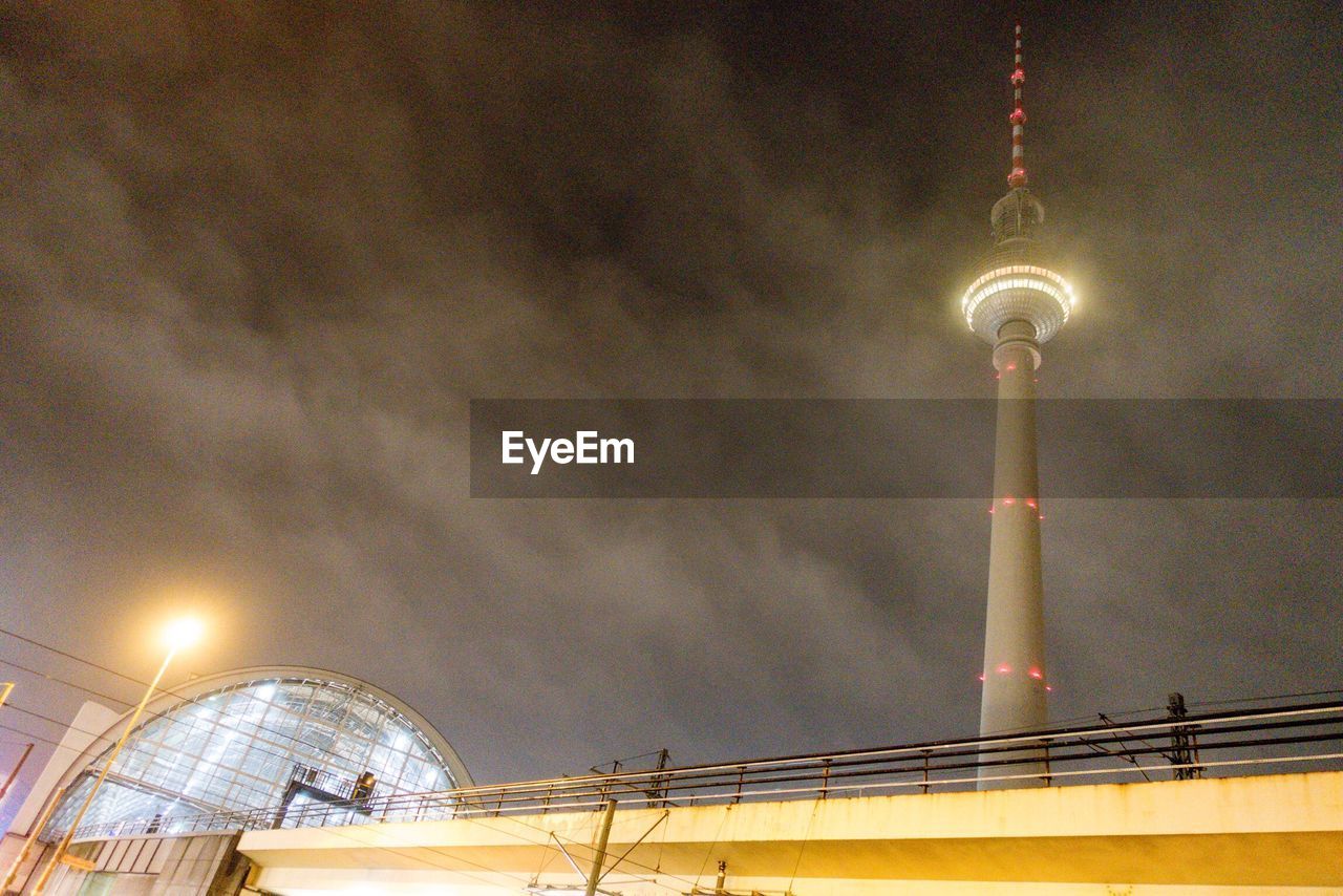 LOW ANGLE VIEW OF FERNSEHTURM TOWER