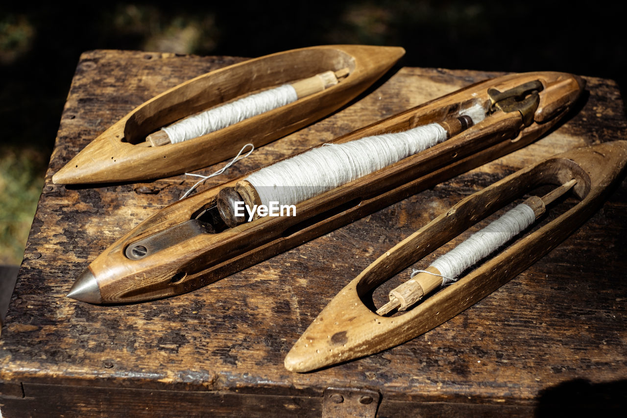 Shuttle weaving tool equipment homemade silk or production of ancient loom and cotton 