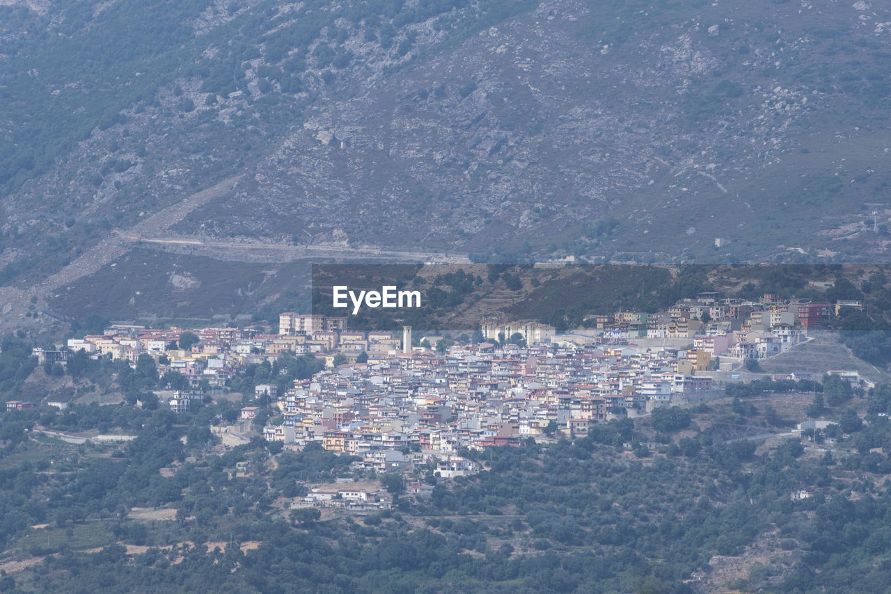 HIGH ANGLE VIEW OF TOWNSCAPE AND BUILDINGS