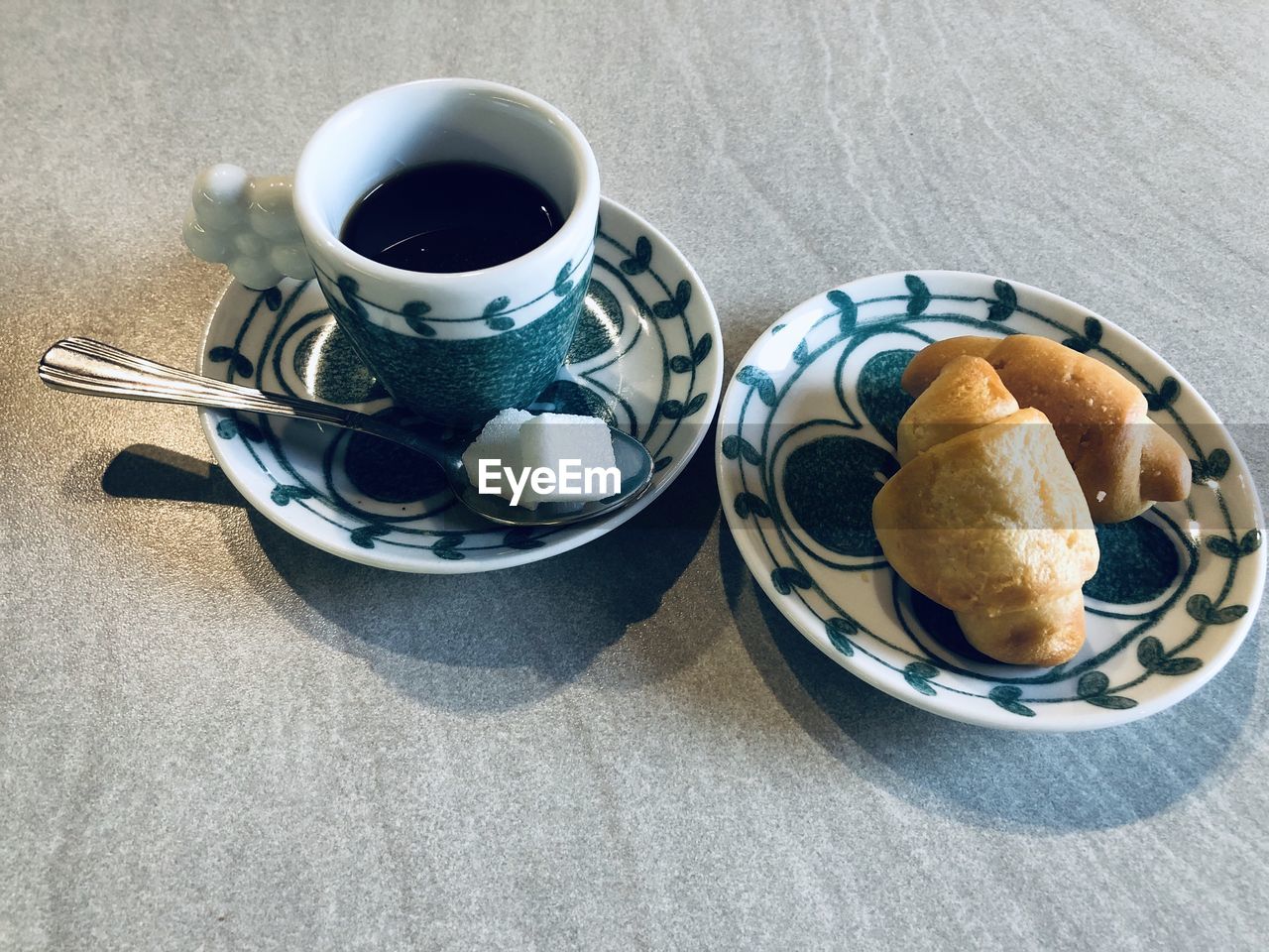 HIGH ANGLE VIEW OF BREAKFAST AND COFFEE SERVED ON TABLE