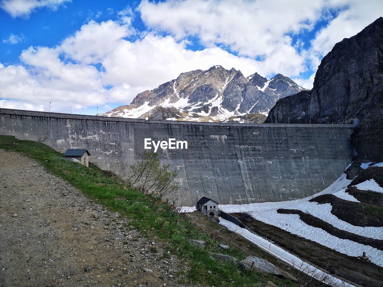 SCENIC VIEW OF DAM AGAINST SKY