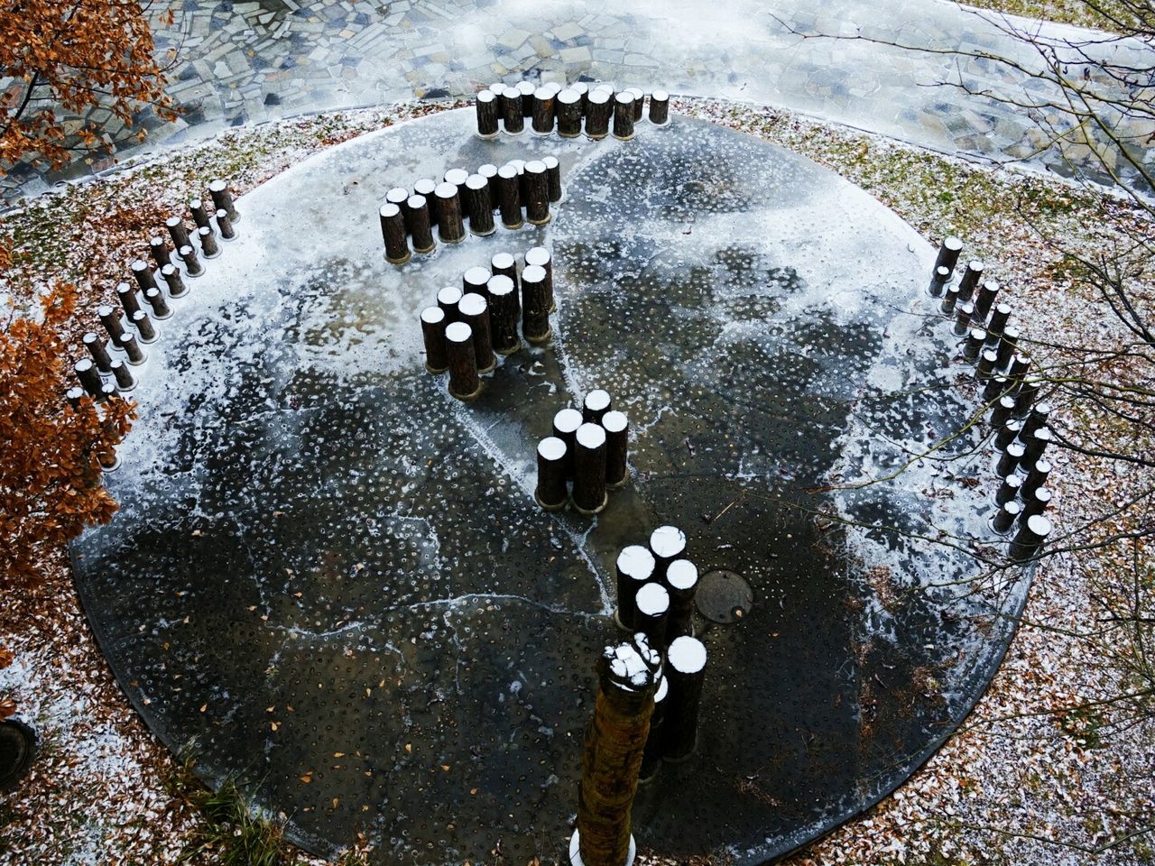 CLOSE-UP HIGH ANGLE VIEW OF WATER IN SHALLOW