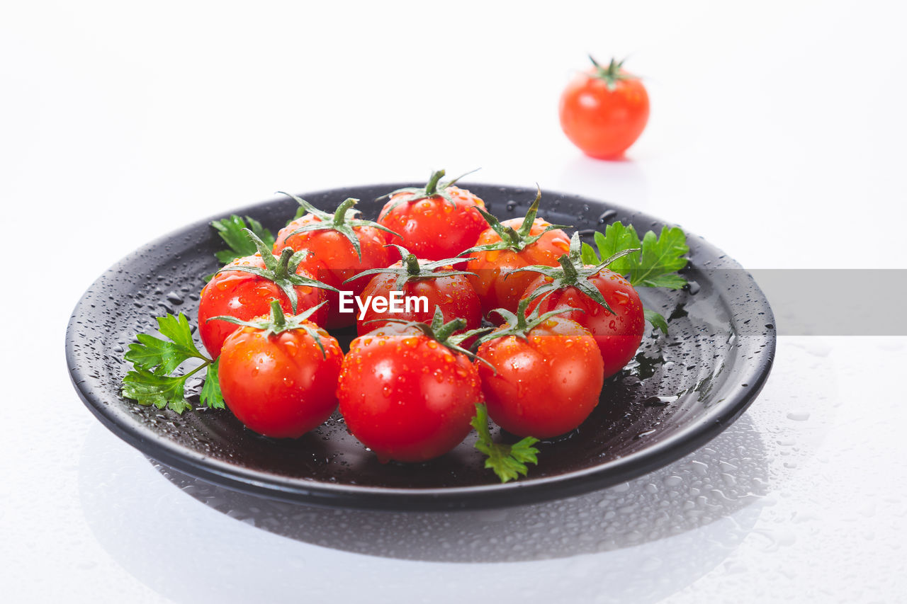 food, food and drink, healthy eating, tomato, fruit, vegetable, freshness, wellbeing, red, plant, plum tomato, cherry tomato, plate, produce, studio shot, no people, dish, indoors, vegetarian food, salad, herb, organic