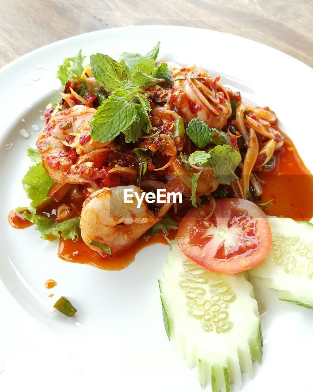 CLOSE-UP OF SERVED FOOD IN PLATE