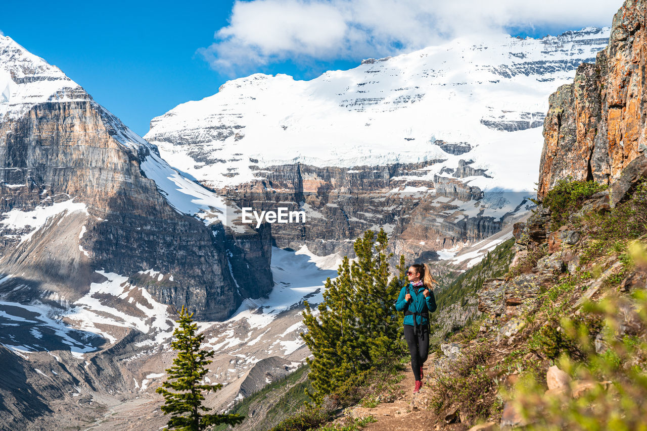 Hiking high above the canadian rockies near victoria glacier in banff