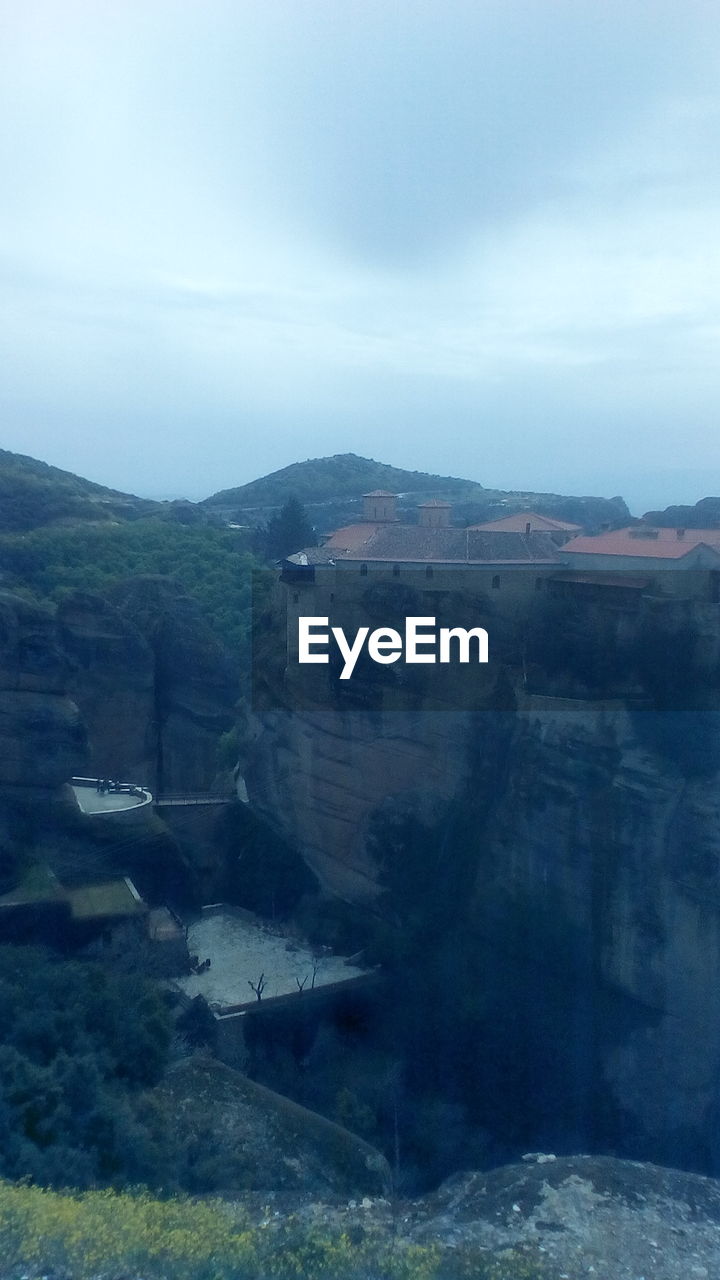 SCENIC VIEW OF MOUNTAIN AGAINST SKY