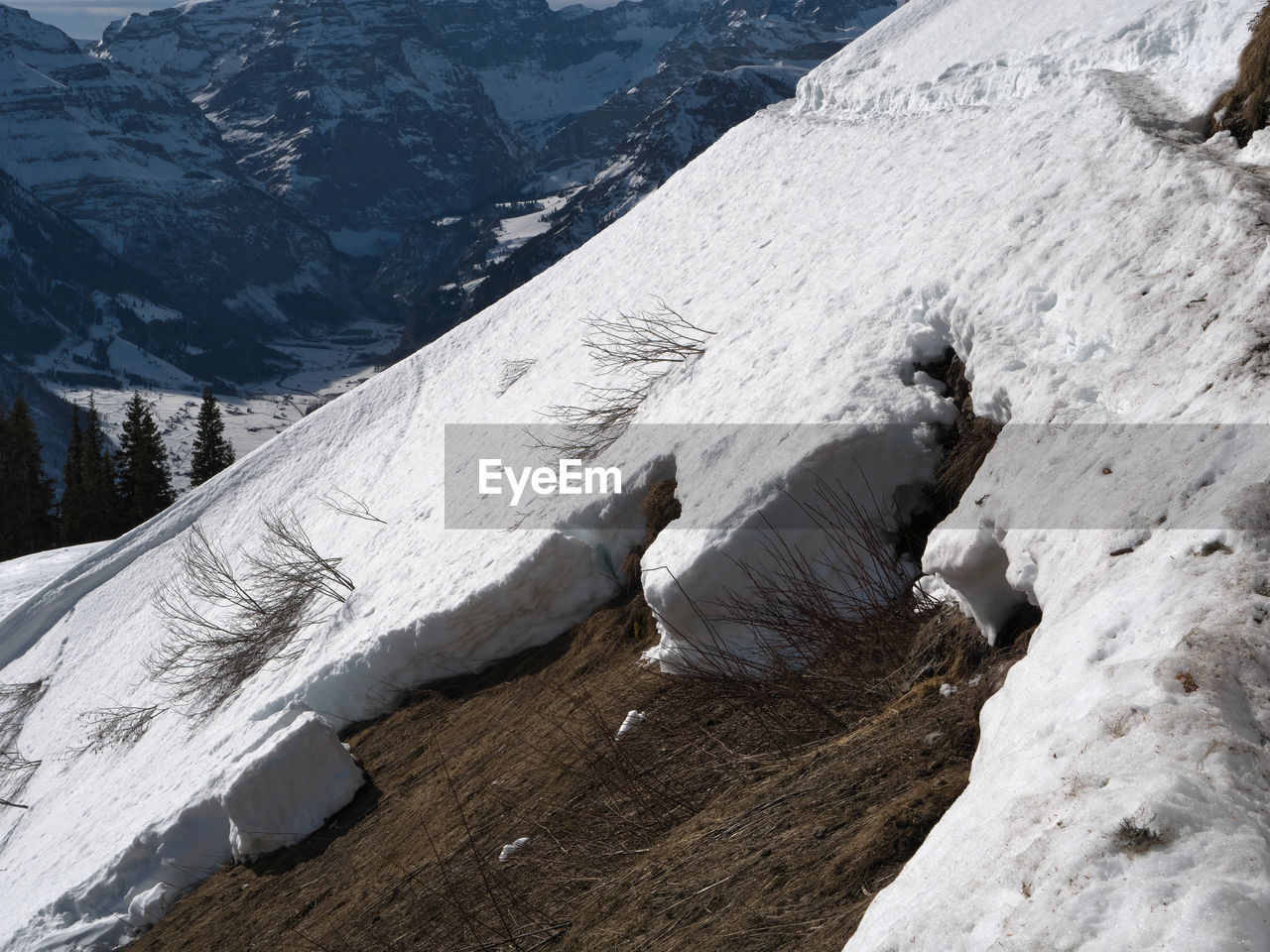 SCENIC VIEW OF SNOW COVERED MOUNTAIN