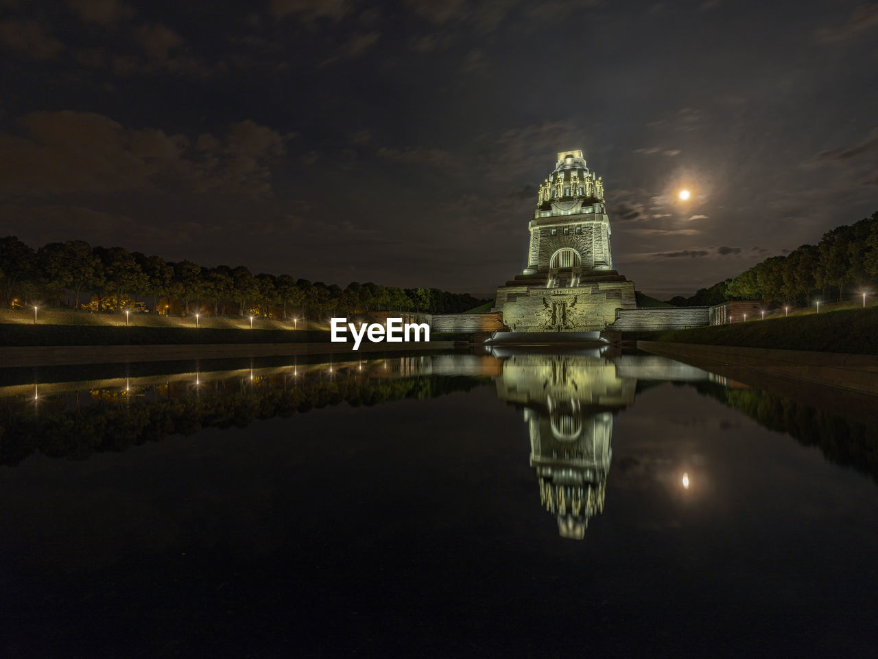 View on the völkerschlachtdenkmal with moon in leipzig