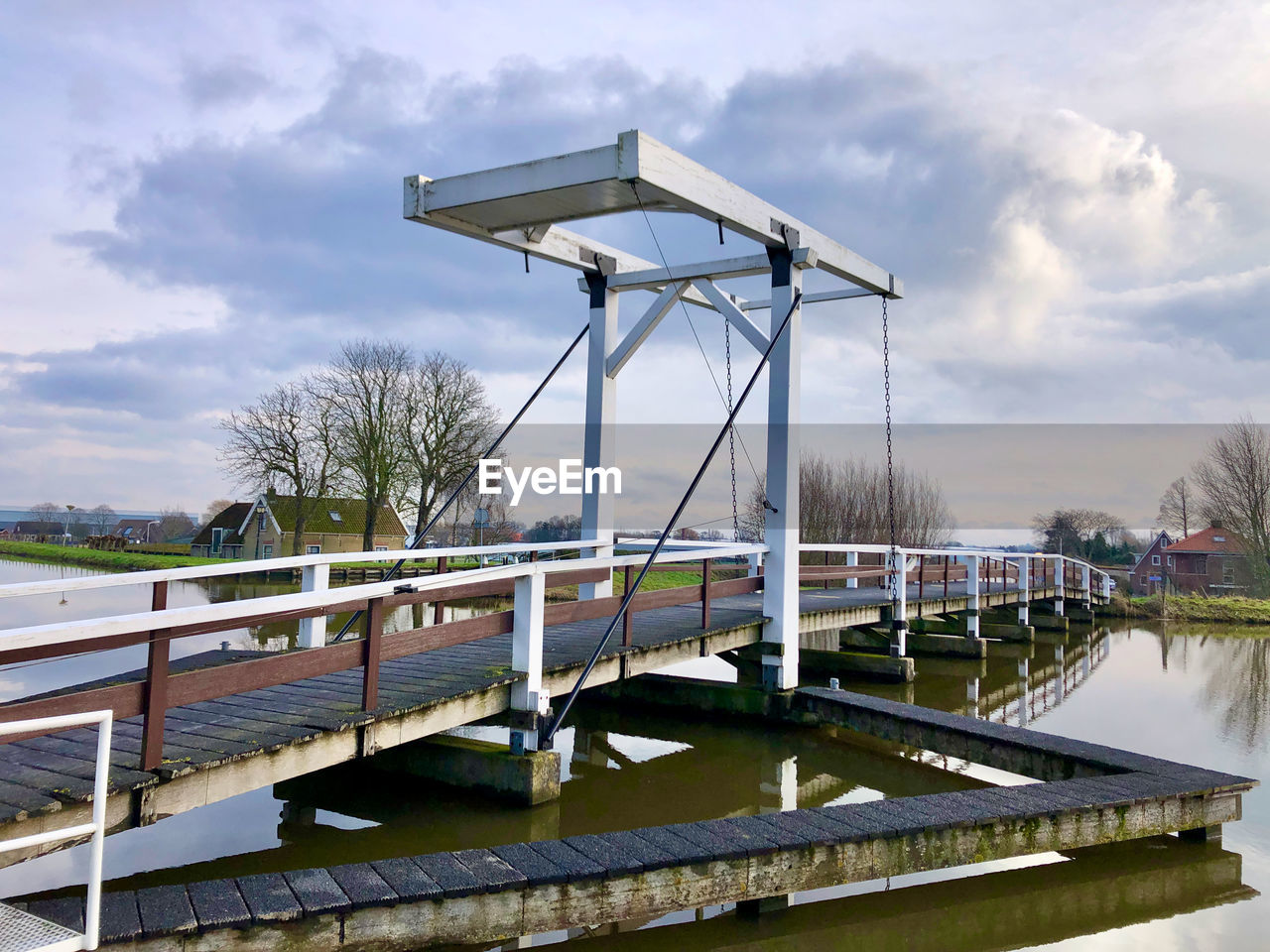 VIEW OF BRIDGE AGAINST SKY