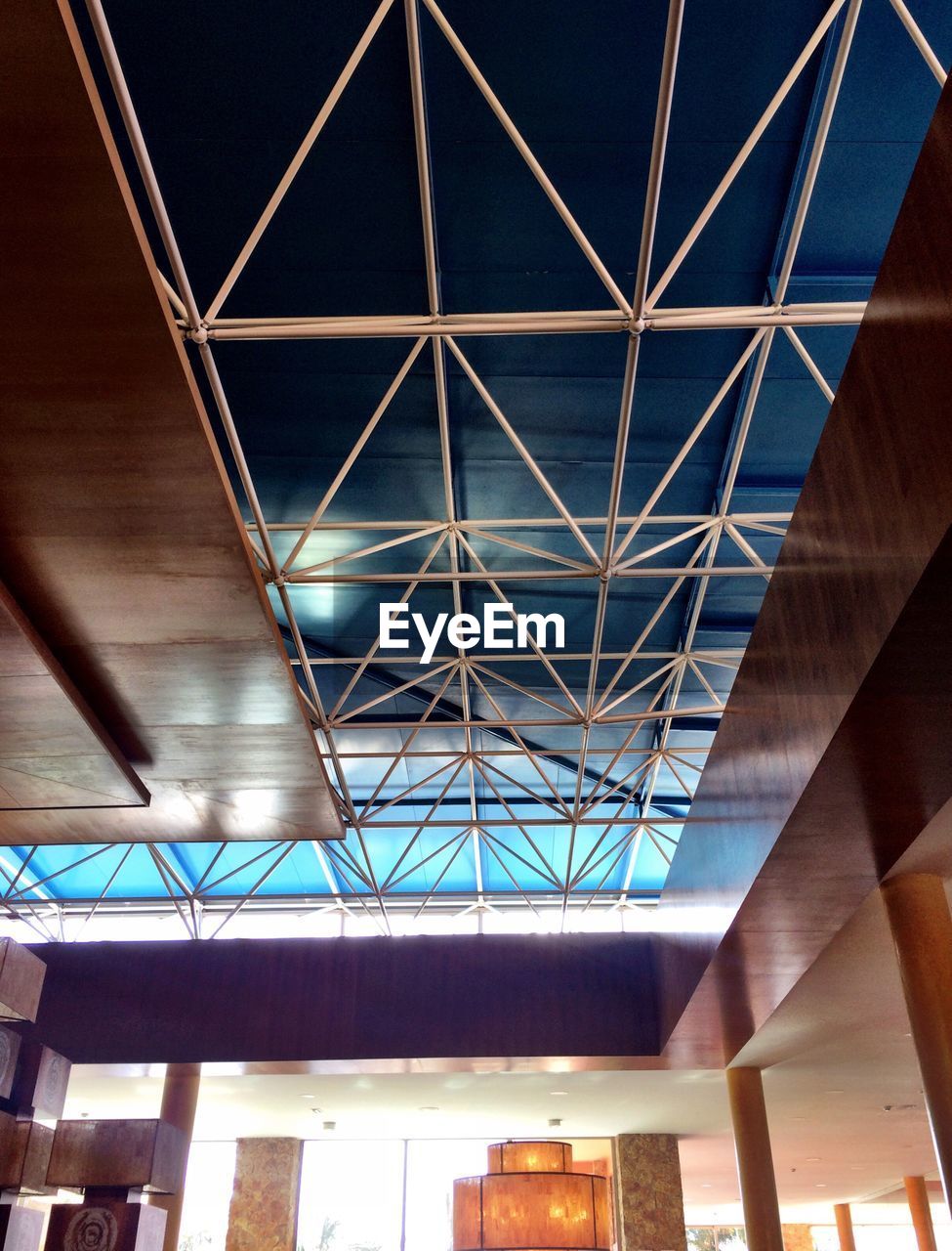 LOW ANGLE VIEW OF CEILING IN BRIDGE
