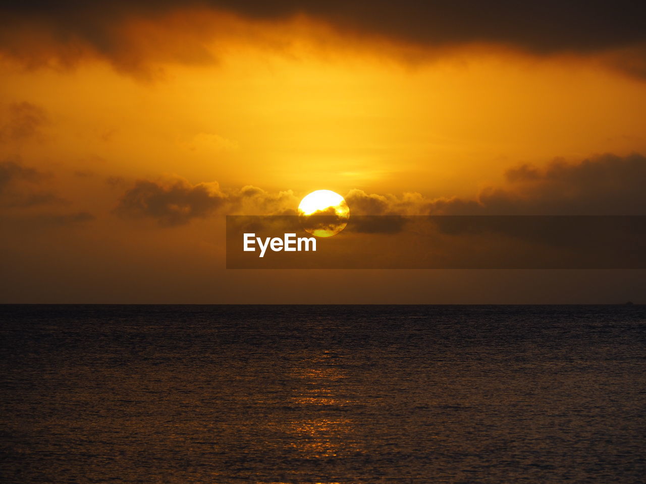 Sunset in seychelles 