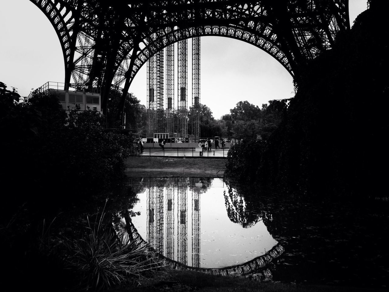 Arch of eiffel tower