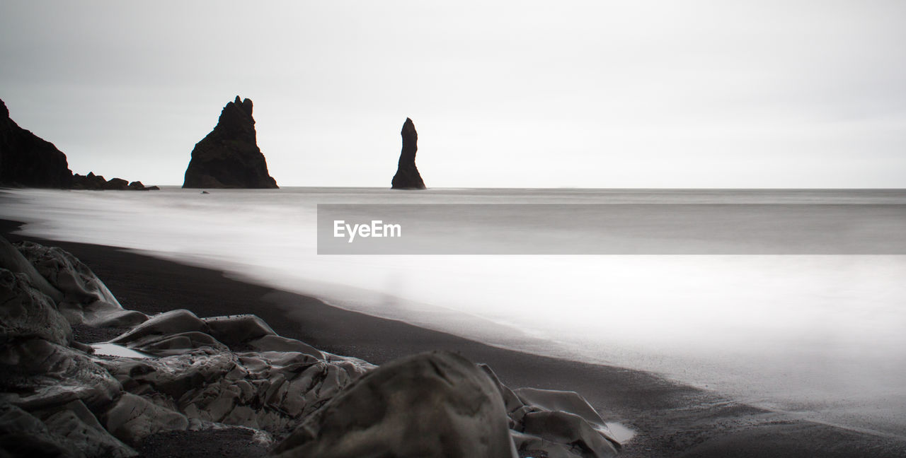 PANORAMIC SHOT OF SEA AGAINST SKY