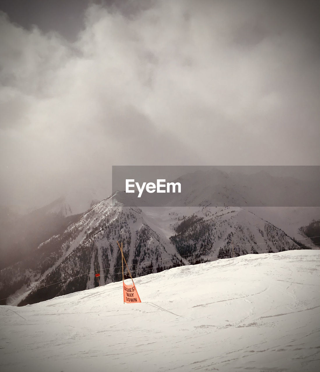 SNOWCAPPED MOUNTAINS AGAINST SKY