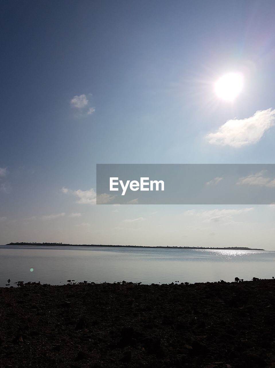 SCENIC VIEW OF SEA AGAINST SKY DURING SUNRISE