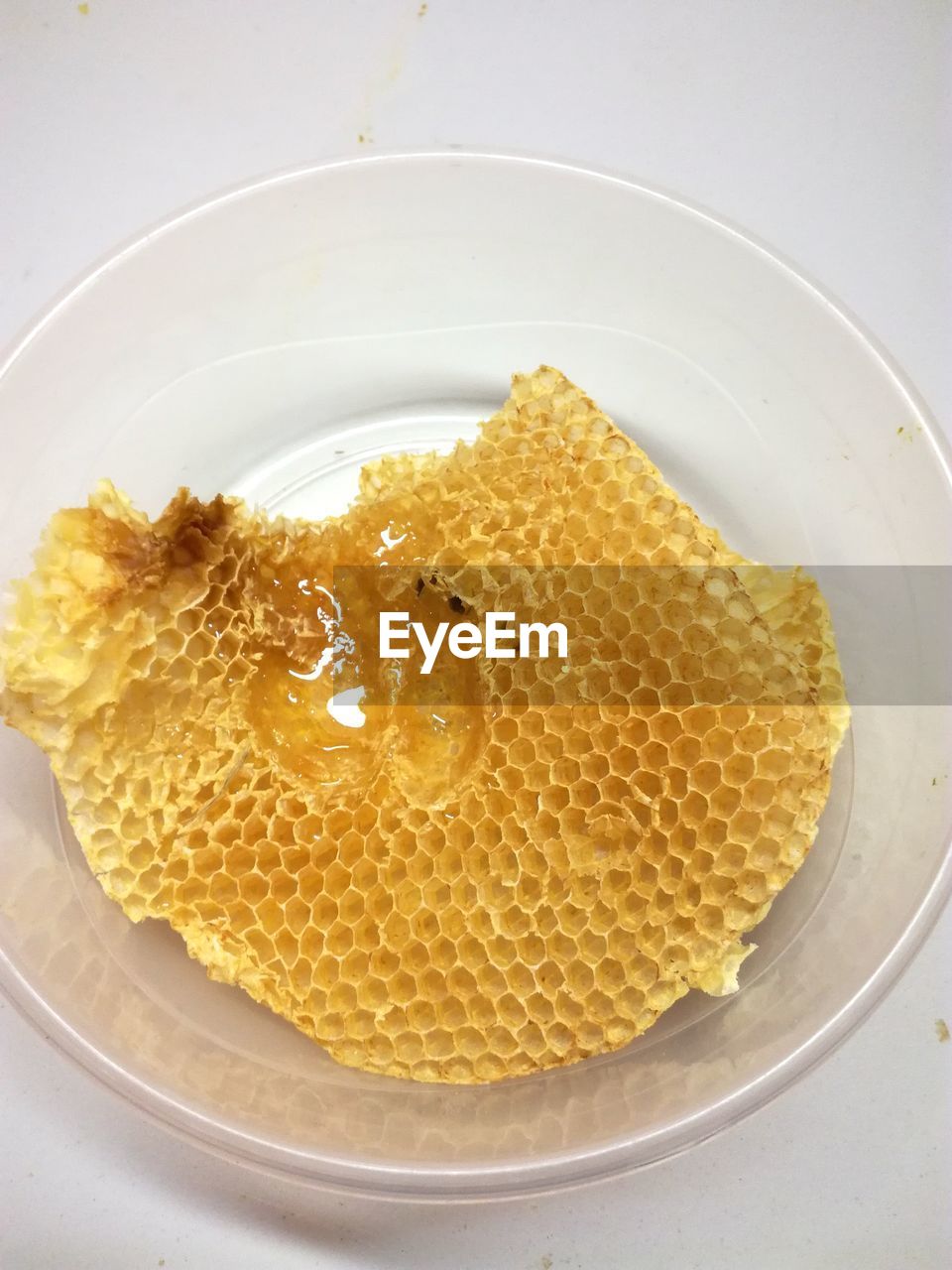 HIGH ANGLE VIEW OF BREAKFAST IN PLATE