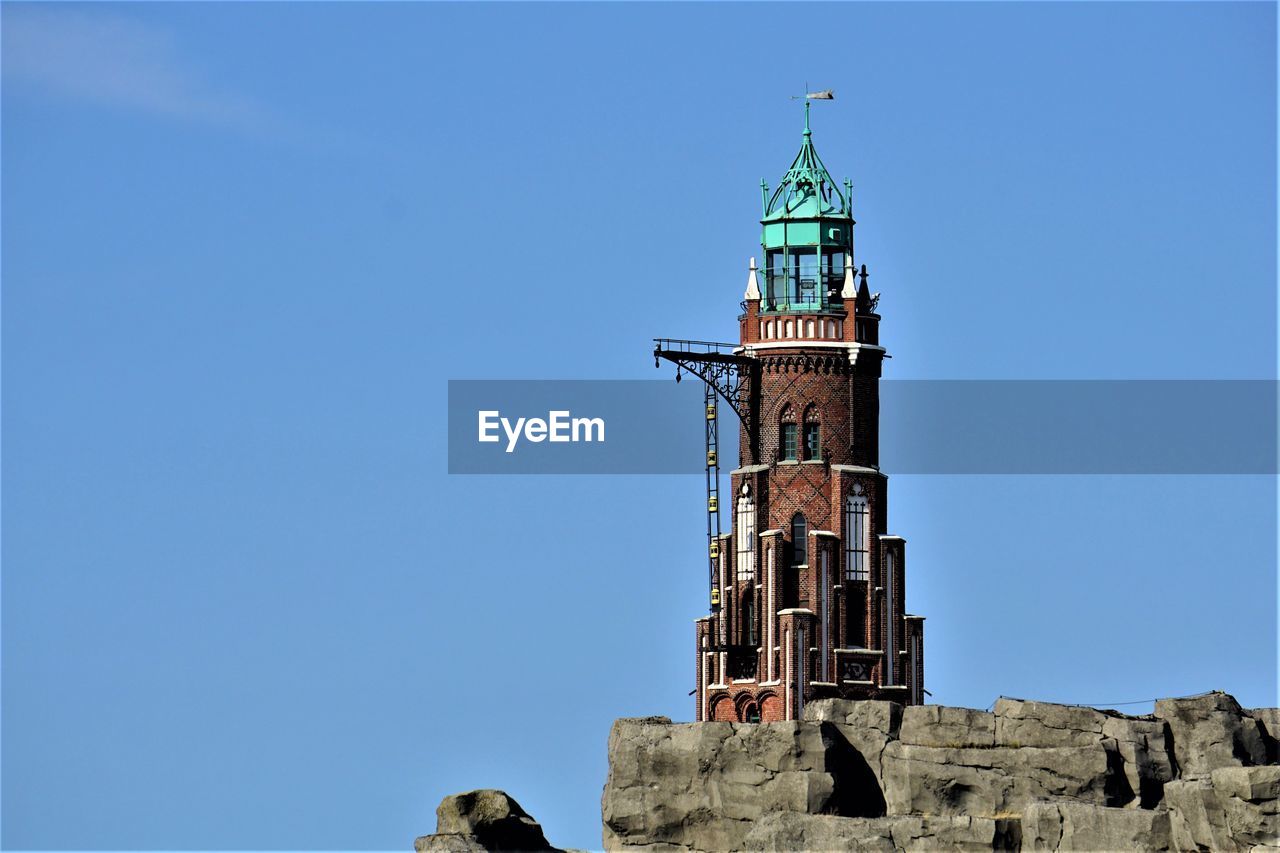 LOW ANGLE VIEW OF A BUILDING