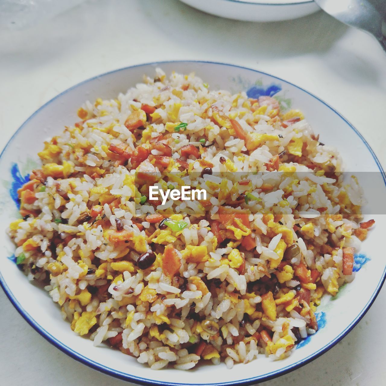 CLOSE-UP OF FOOD IN BOWL