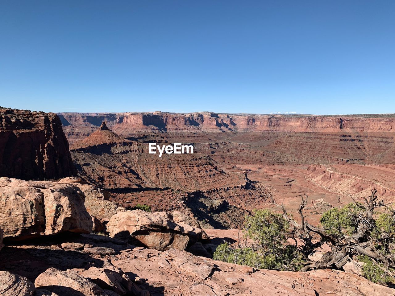 ROCK FORMATIONS ON LANDSCAPE AGAINST SKY