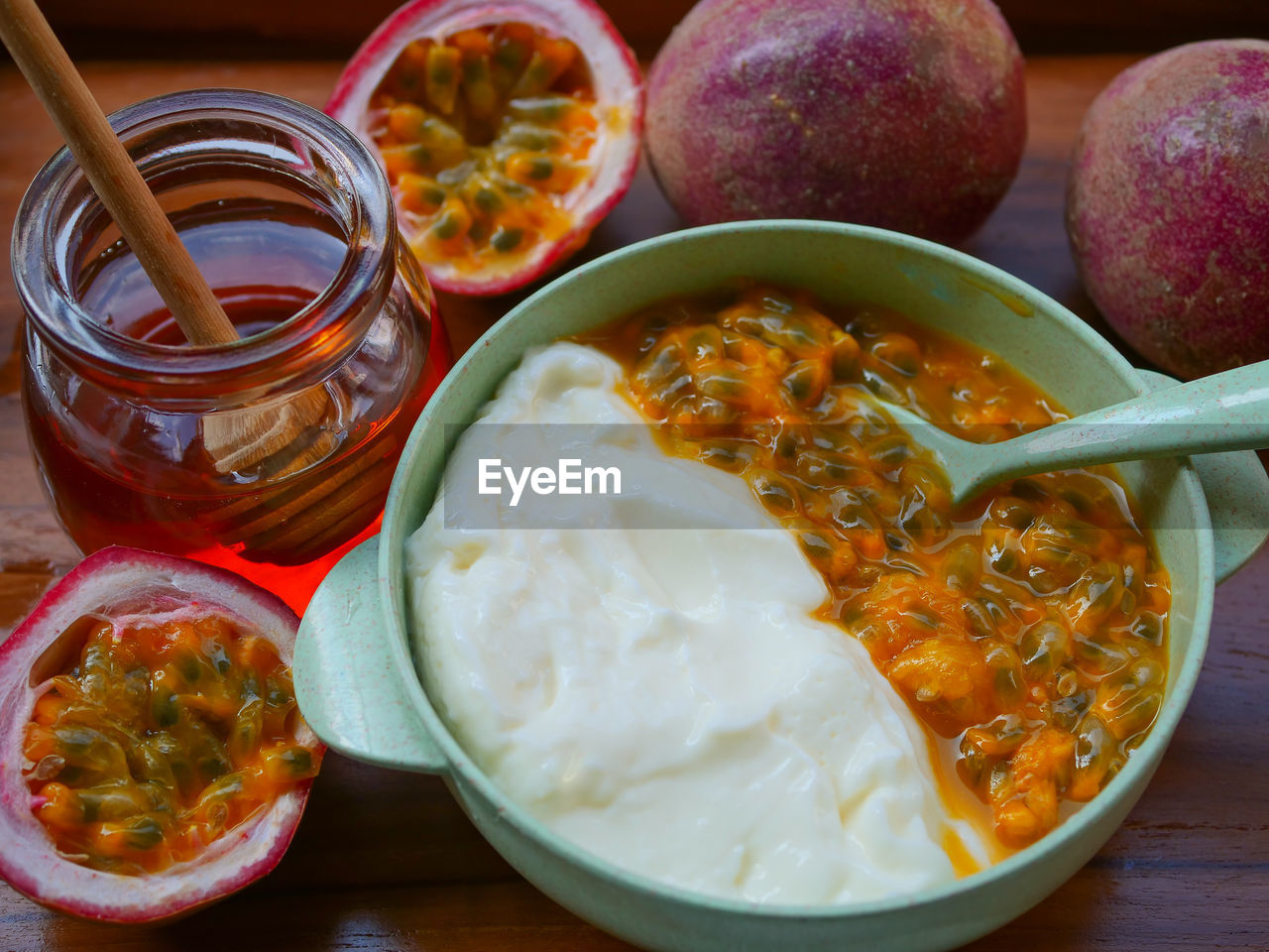 HIGH ANGLE VIEW OF BREAKFAST SERVED IN PLATE