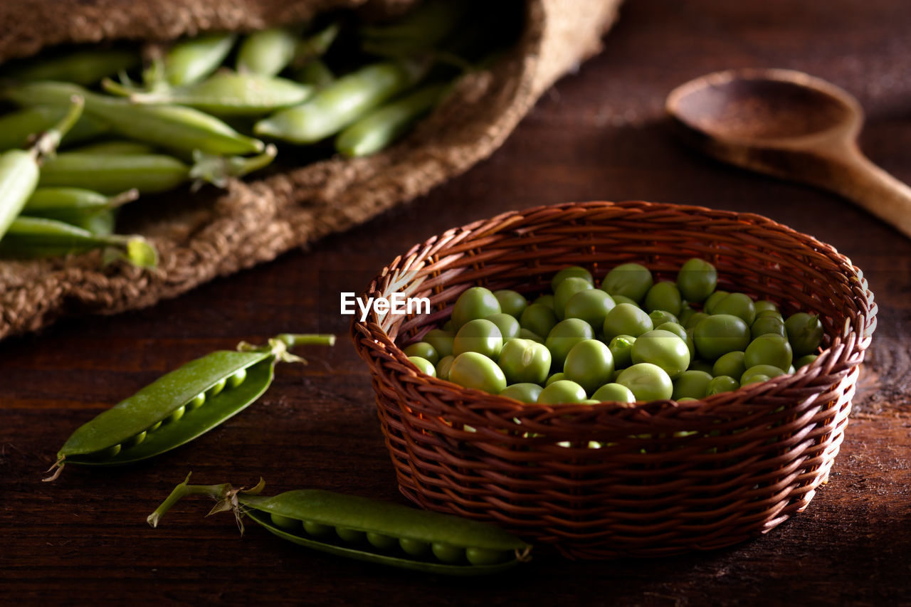 CLOSE-UP OF FRUITS ON TABLE