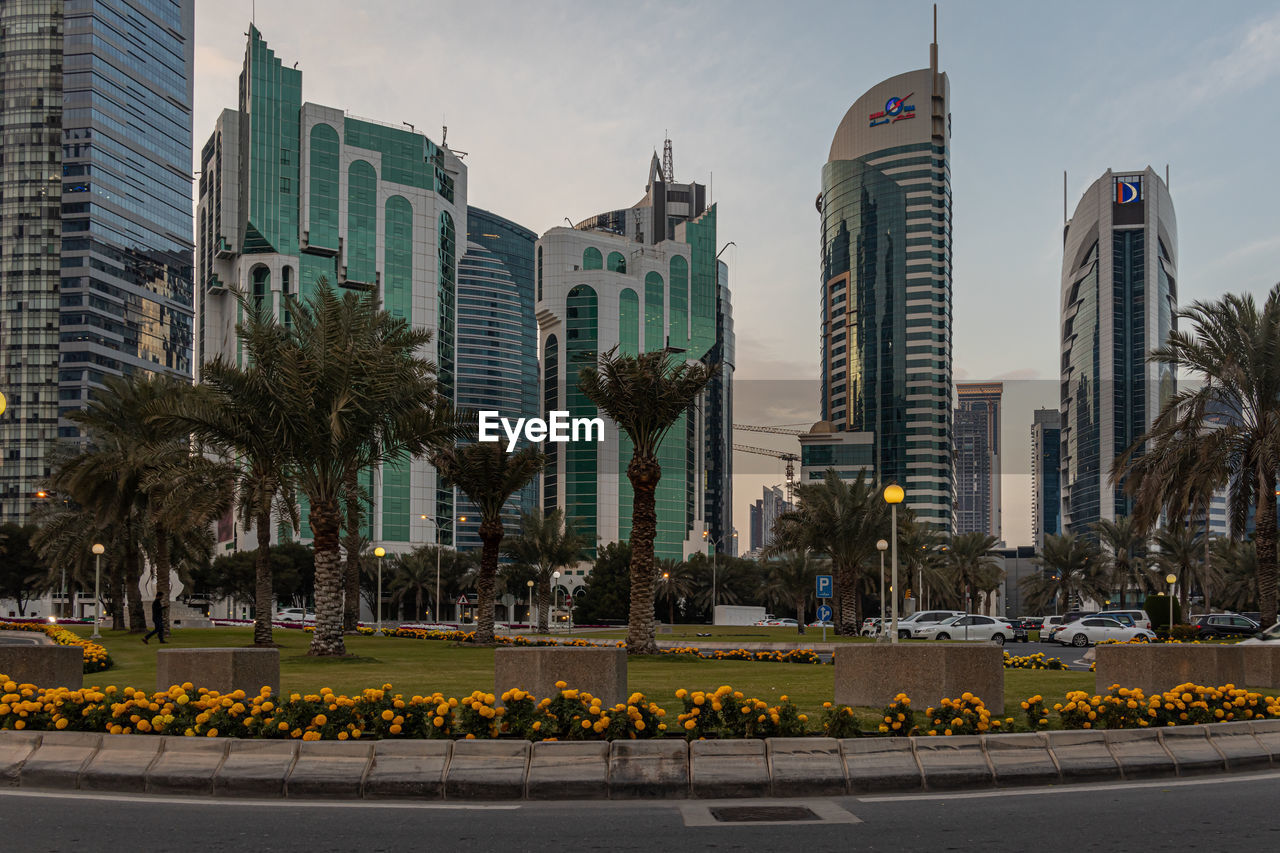 VIEW OF CITY BUILDINGS AT WATERFRONT