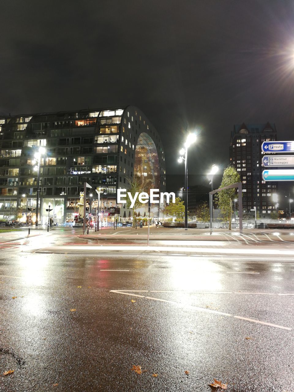 CITY STREET AT NIGHT