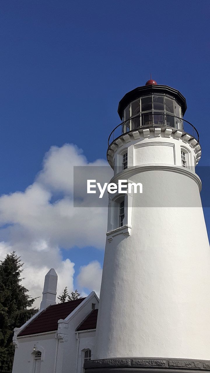 architecture, lighthouse, building exterior, guidance, built structure, tower, security, building, protection, sky, house, nature, cloud, blue, no people, low angle view, day, outdoors, surveillance, travel