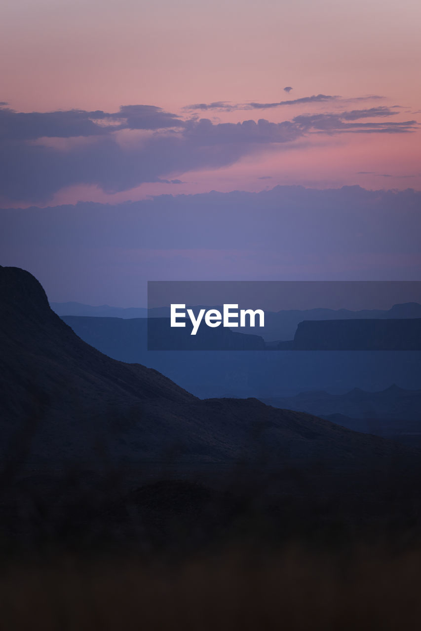 Scenic mountain view of desert sunset in big bend national park, texas