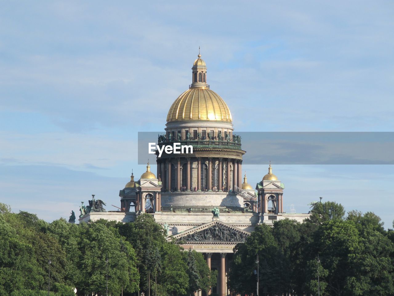 Exterior view of saint isaac's cathedral