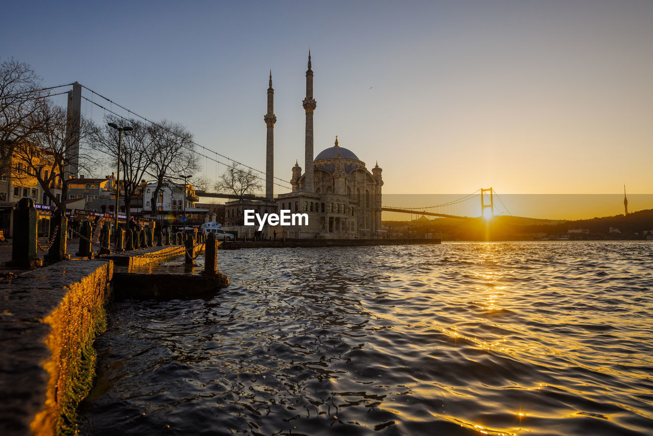 Sunrise at ortakoy mosque, istanbul