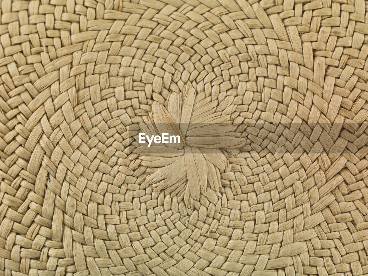 FULL FRAME SHOT OF TEXTURED PATTERN