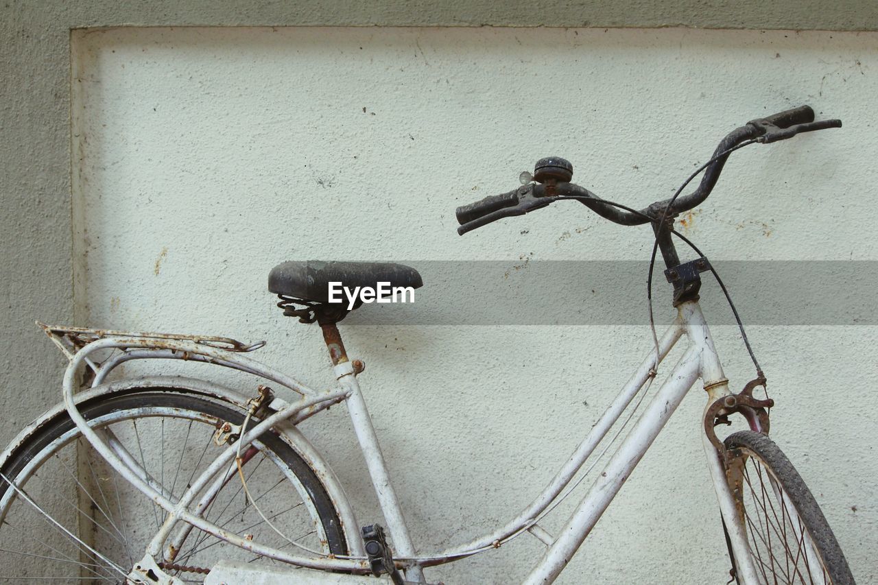 BICYCLE ON WALL