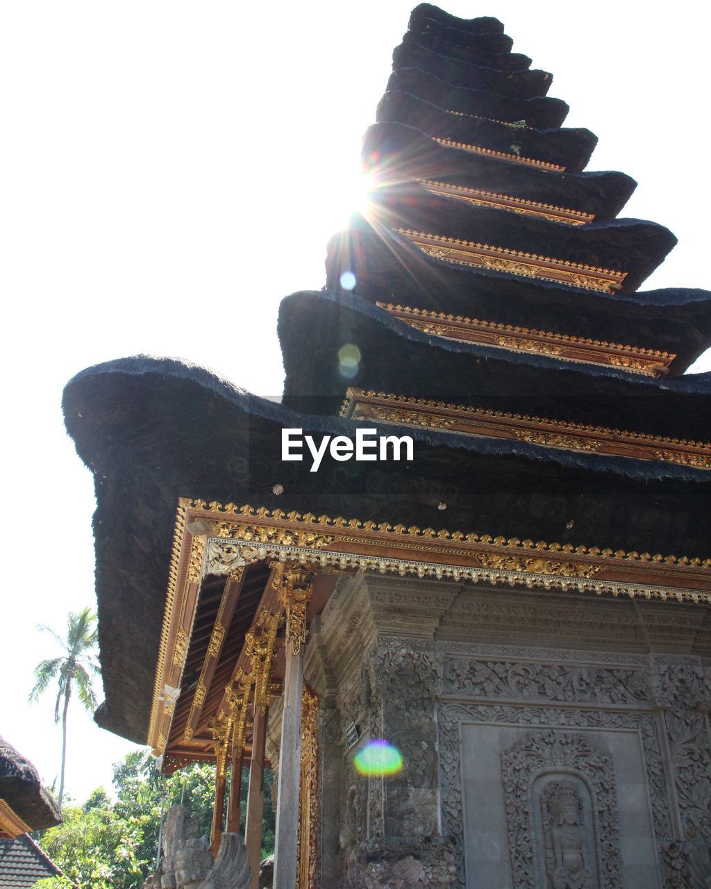 LOW ANGLE VIEW OF TEMPLE AGAINST SKY