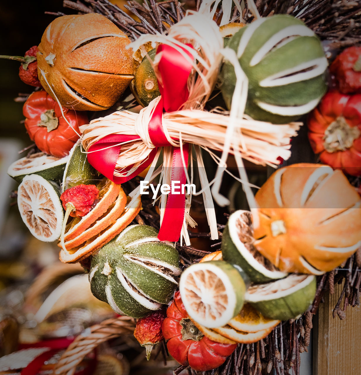 HIGH ANGLE VIEW OF FRUITS IN PLATE