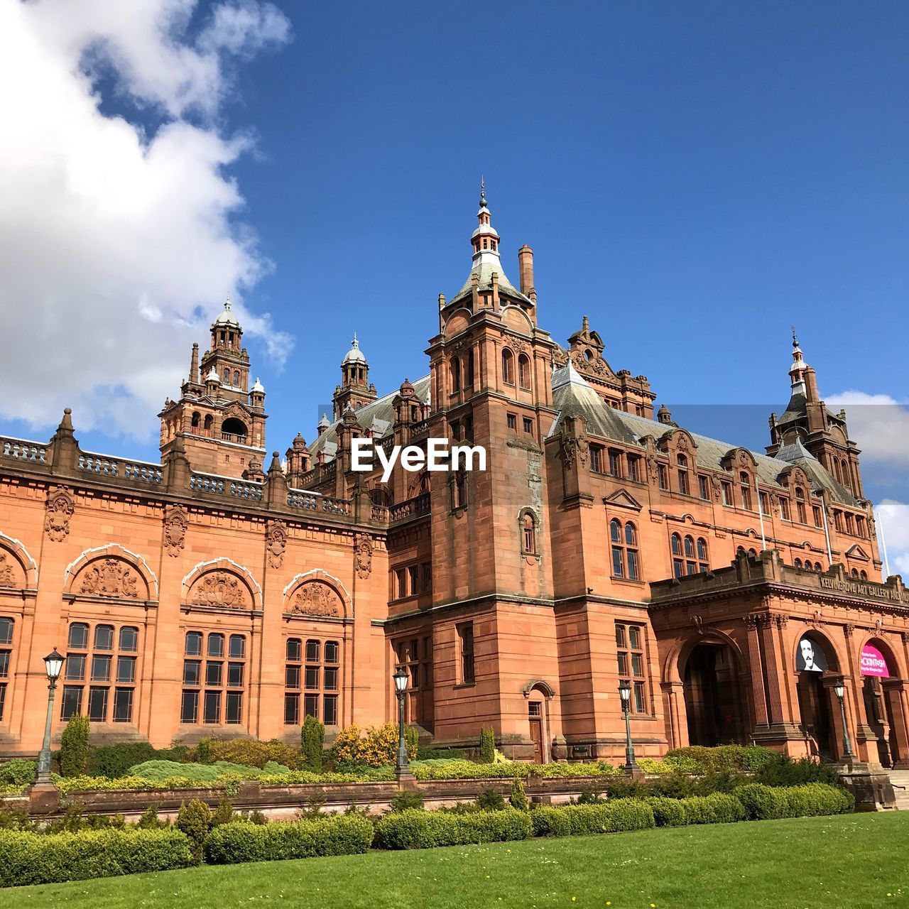 LOW ANGLE VIEW OF HISTORICAL BUILDING